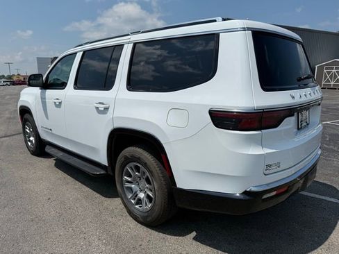 Used 2024 Jeep Wagoneer 4WD w/ Convenience Group I image 4