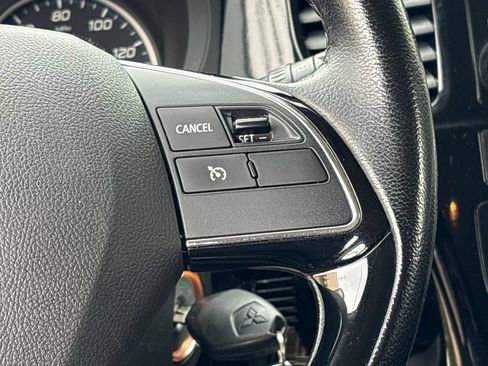 Used 2016 Mitsubishi Outlander ES FWD image 11