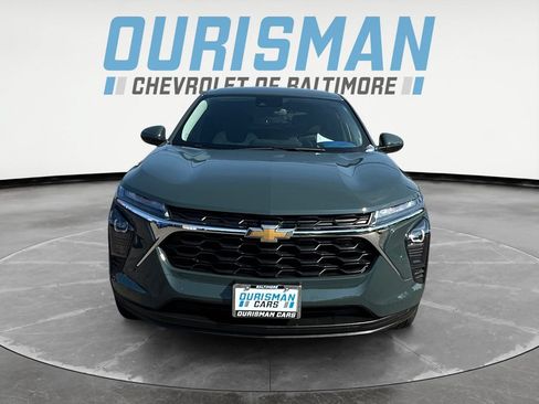 Used 2025 Chevrolet Trax LS w/ LS Convenience Package FWD image 8