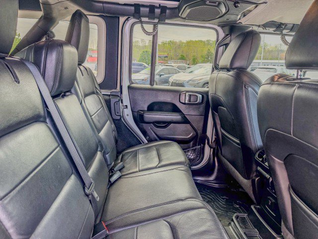Used 2019 Jeep Wrangler Unlimited Sahara AWD/4WD image 13