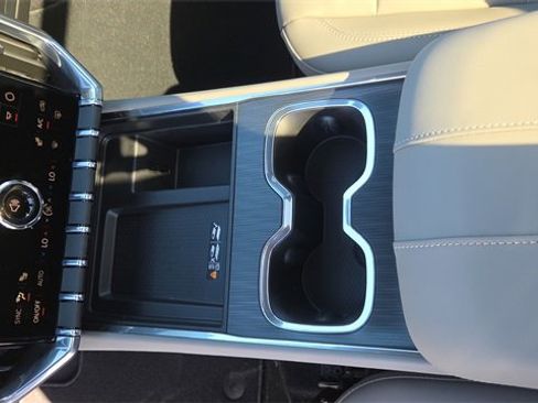 New 2026 GMC Acadia Elevation image 30