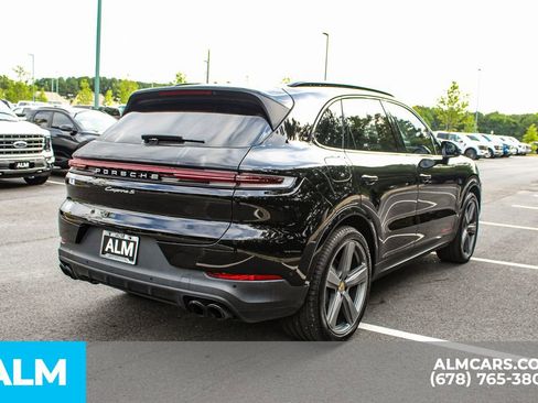 Used 2024 Porsche Cayenne S image 6