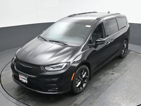 New 2026 Chrysler Pacifica Select image 34