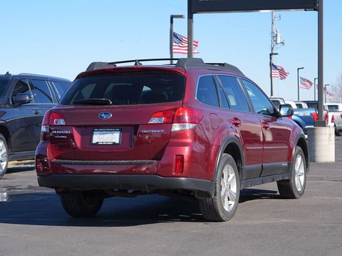 Used 2014 Subaru Outback 2.5i Limited w/ Moonroof Package AWD/4WD image 3