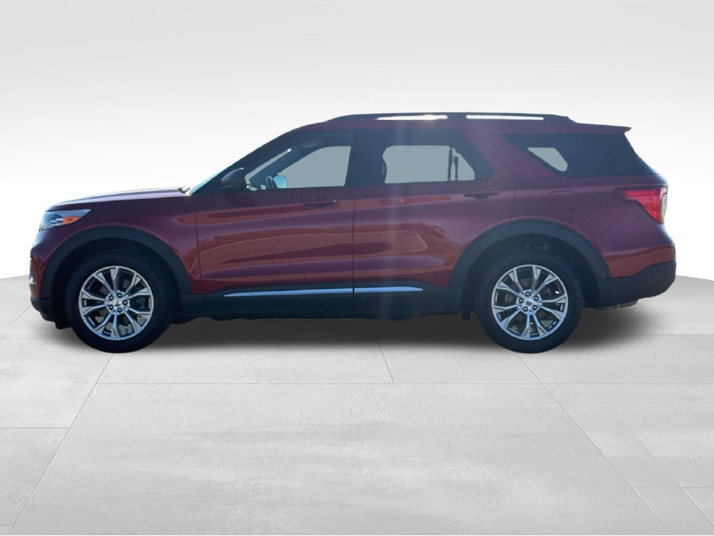 Used 2020 Ford Explorer XLT w/ Equipment Group 202A AWD/4WD image 24