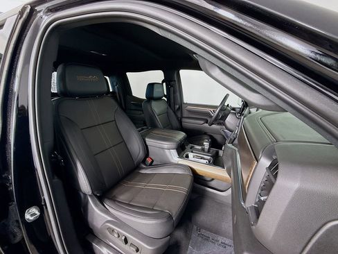 Used 2023 Chevrolet Silverado 1500 High Country w/ Technology Package image 29