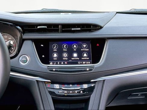 Used 2025 Cadillac XT5 Premium Luxury image 9