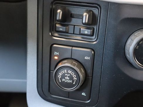 Used 2022 Ford F150 XLT w/ XTR Package image 38