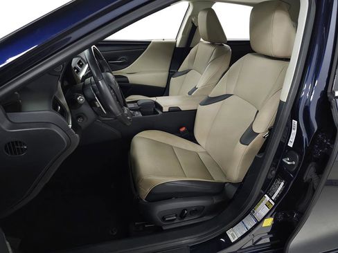 Certified 2021 Lexus ES 250 w/ Premium Package image 13