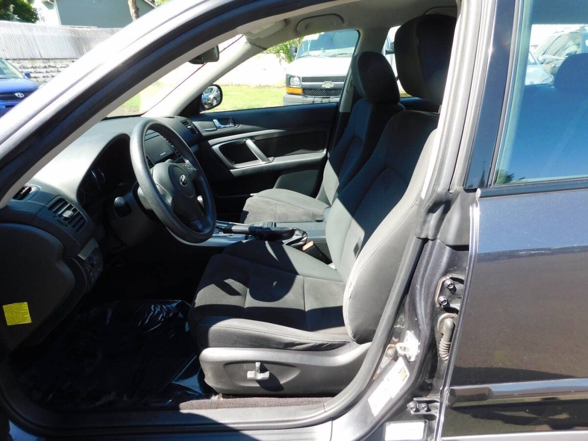 Used 2009 Subaru Outback 2.5i Special Edition AWD/4WD image 6