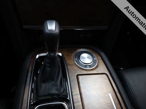 Used 2024 Nissan Armada SL w/ Captain's Chairs Package RWD image 24