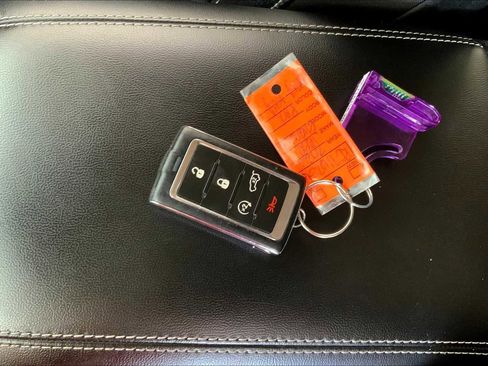 Used 2024 Jeep Grand Cherokee Limited image 14