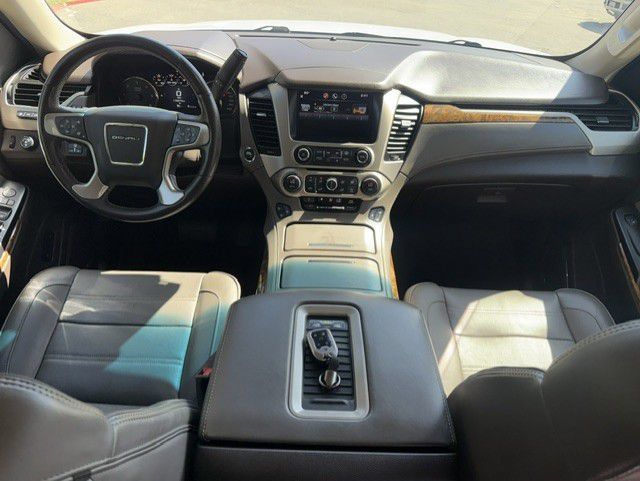 Used 2015 GMC Yukon Denali w/ Premium Package AWD/4WD image 4