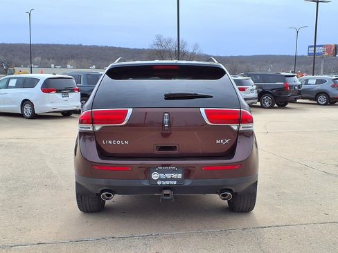 Used 2012 Lincoln MKX FWD image 5