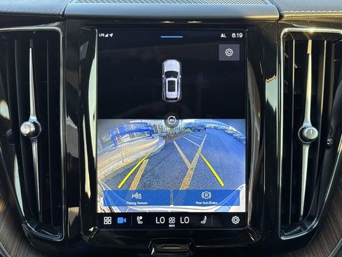 Used 2023 Volvo XC60 B5 Ultimate w/ Protection Package Premier image 27