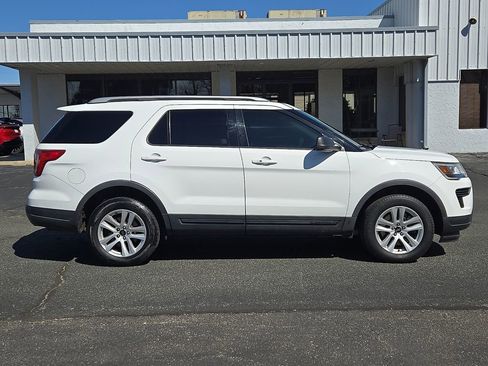 Used 2019 Ford Explorer XLT AWD/4WD image 7