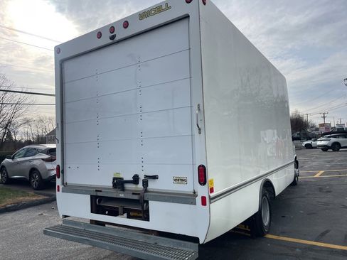 Used 2021 Chevrolet Express 3500 w/ Power Convenience Package image 5