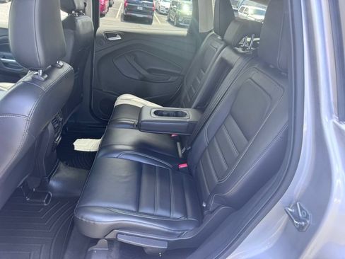 Used 2019 Ford Escape Titanium AWD/4WD image 32