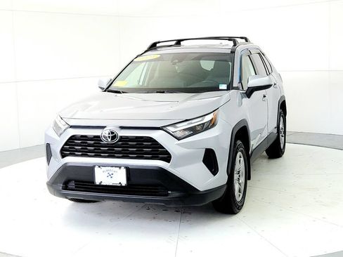 Used 2025 Toyota RAV4 XLE w/ Convenience Package AWD/4WD image 2