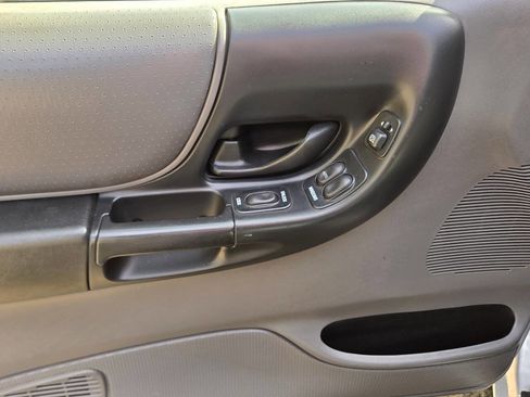 Used 2002 Ford Ranger XLT image 19