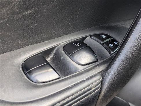 Used 2018 Nissan Rogue Sport SV image 13