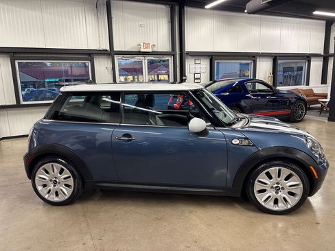 Used 2010 MINI Cooper Hardtop image 15