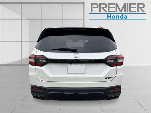 New 2026 Honda Pilot Sport image 4