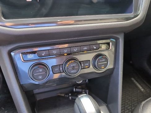 Used 2020 Volkswagen Tiguan SE R-Line image 18