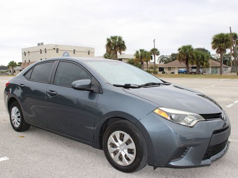 Used 2014 Toyota Corolla L image 2