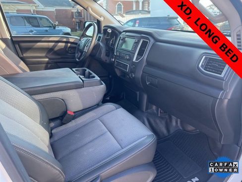 Used 2019 Nissan Titan S image 10