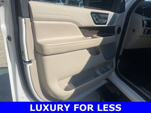 Used 2020 Lincoln Navigator L Reserve w/ Luxury Package image 18
