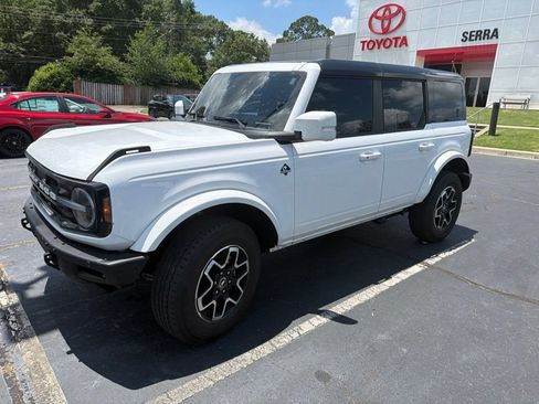Used 2024 Ford Bronco Outer Banks AWD/4WD image 1