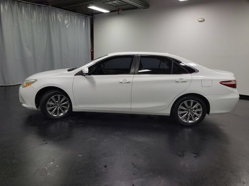 Used 2017 Toyota Camry XLE FWD image 5