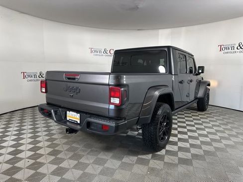 Used 2022 Jeep Gladiator Sport image 8