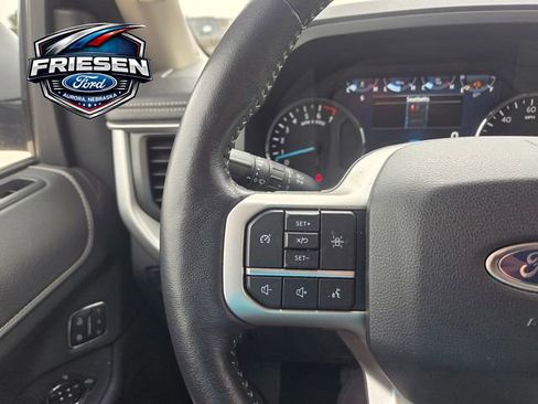 Used 2024 Ford Expedition XLT image 14