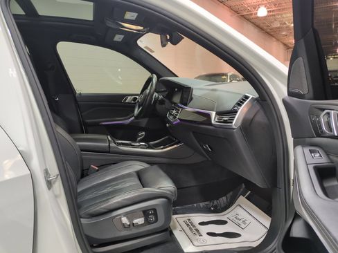 Used 2019 BMW X5 xDrive40i w/ M Sport Package AWD/4WD image 12