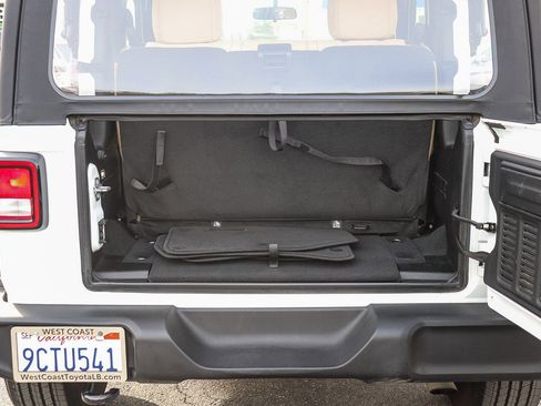 Used 2022 Jeep Wrangler Sport image 29