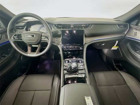 New 2025 Jeep Grand Cherokee Overland w/ Luxury Tech Group IV image 9