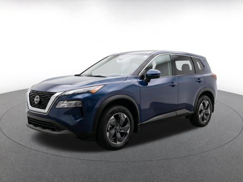 Used 2025 Nissan Rogue SV AWD/4WD image 3