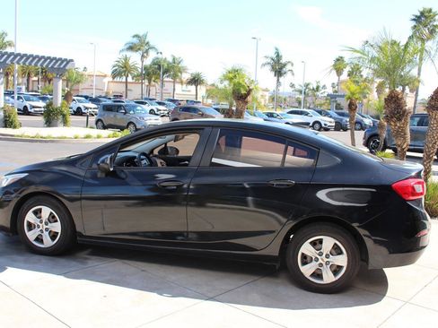 Used 2017 Chevrolet Cruze LS image 6