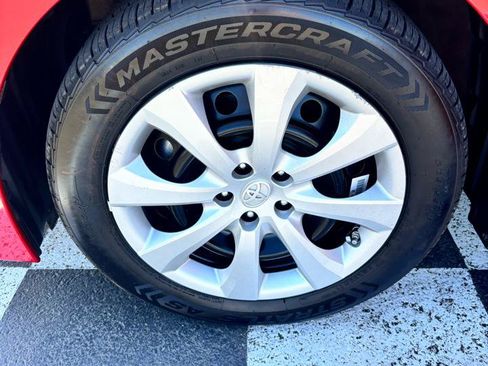 Used 2020 Toyota Corolla LE FWD image 27