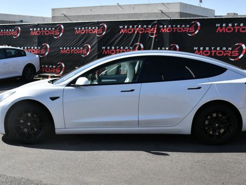 Used 2023 Tesla Model 3 Standard Range RWD image 4