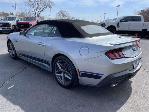 Used 2025 Ford Mustang GT Premium image 5