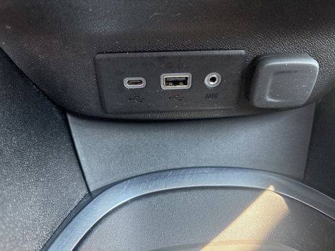 Used 2020 Chevrolet Malibu LT image 34