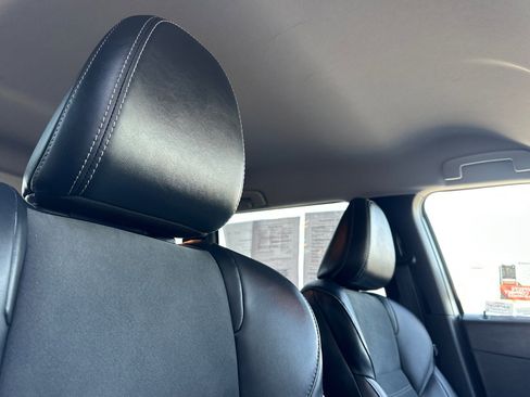 Used 2024 Mitsubishi Outlander SE image 19