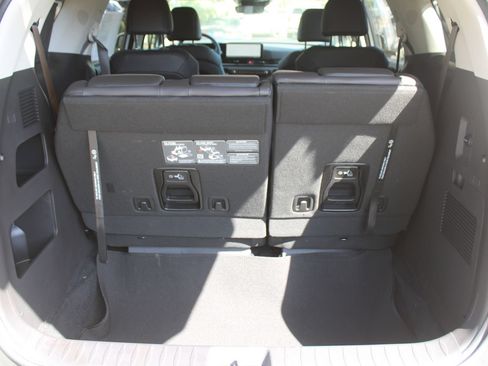 New 2026 Kia Carnival EX FWD image 13