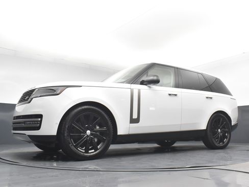 Used 2024 Land Rover Range Rover SE image 22