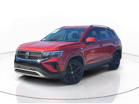 Used 2022 Volkswagen Taos SE w/ IQ.Drive SE Package image 3