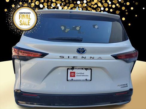 Certified 2022 Toyota Sienna Platinum image 14
