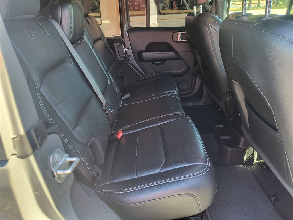 Used 2019 Jeep Wrangler Unlimited Sahara w/ Quick Order Package 24M Moab AWD/4WD image 27